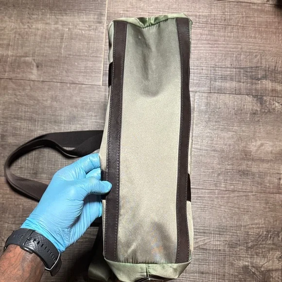 Prada Nylon Olive Green Shoulder bag - Picture 4 of 16